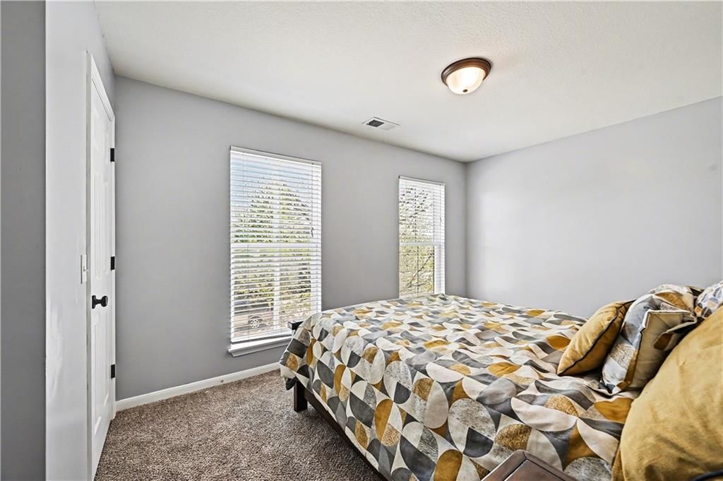 8156 N Oakley unit 17-D Avenue — photo 9