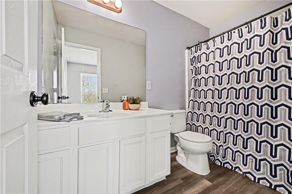 8156 N Oakley unit 17-D Avenue — photo 11