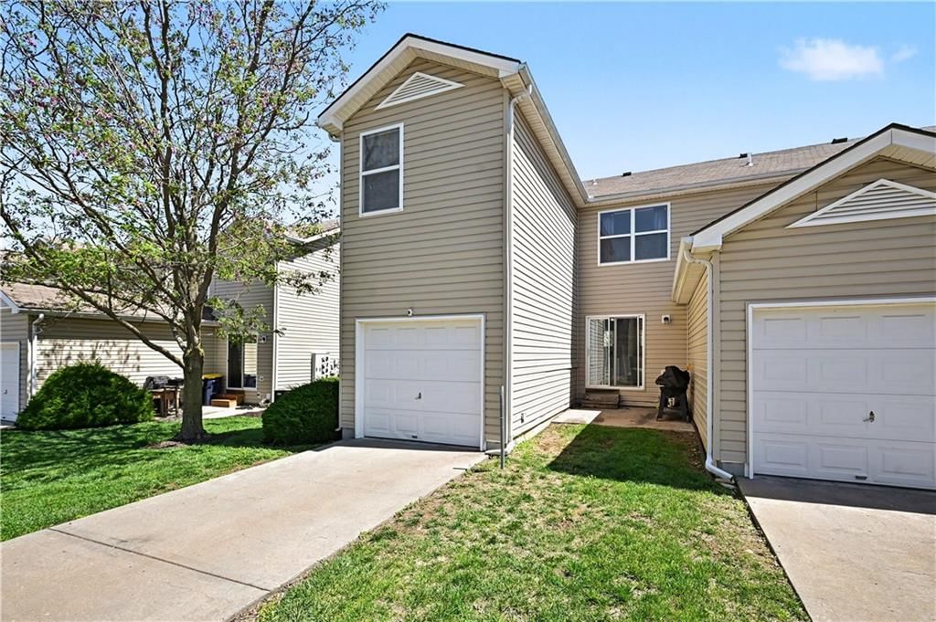 8156 N Oakley unit 17-D Avenue — photo 23