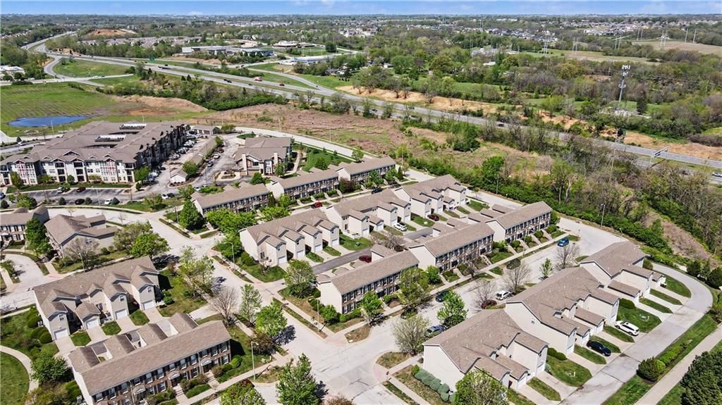 8156 N Oakley unit 17-D Avenue — photo 31