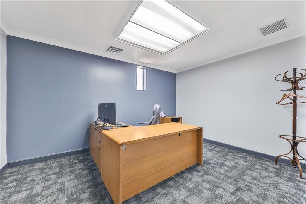 111 W 8th Street — photo 14