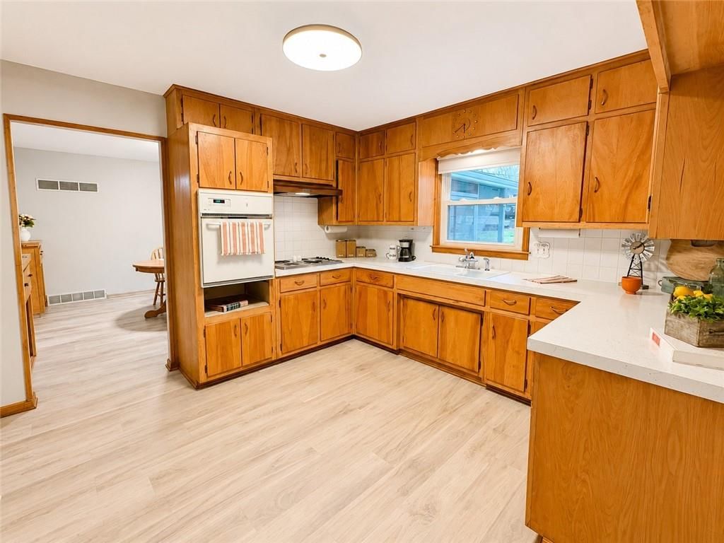 401 James Street — photo 9