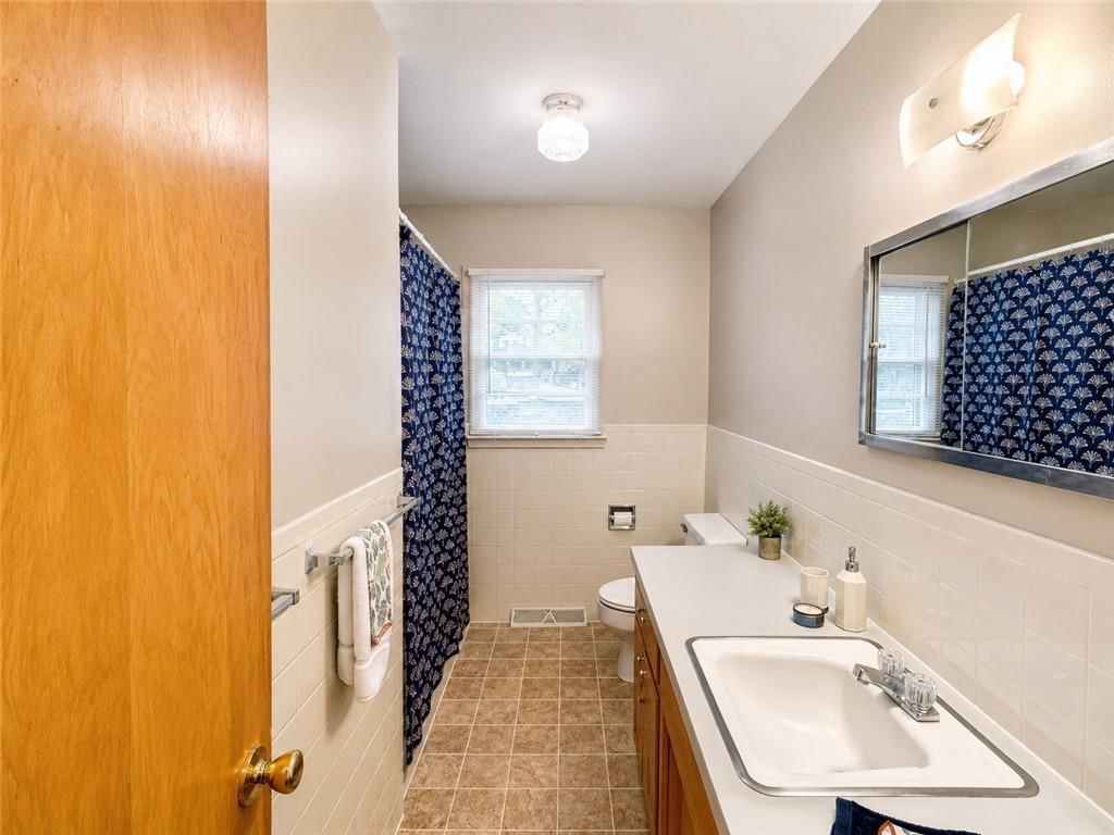 401 James Street — photo 23