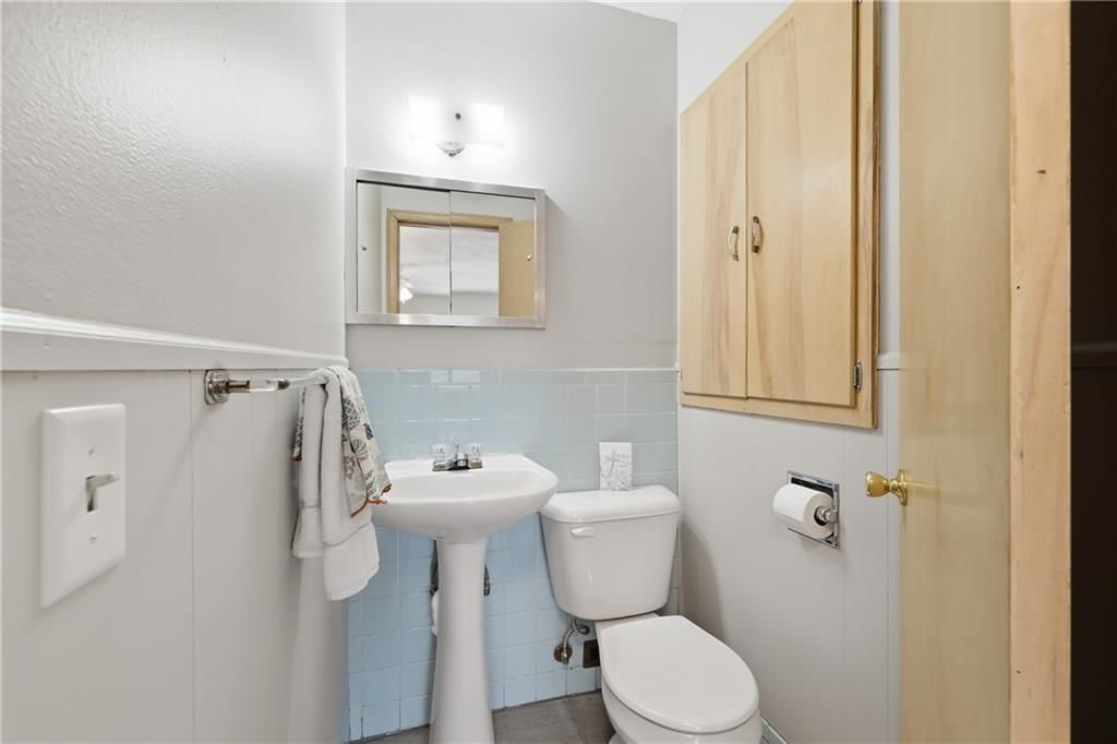 401 James Street — photo 31