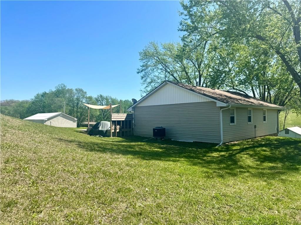 135 SE Mount Zion Road — photo 30