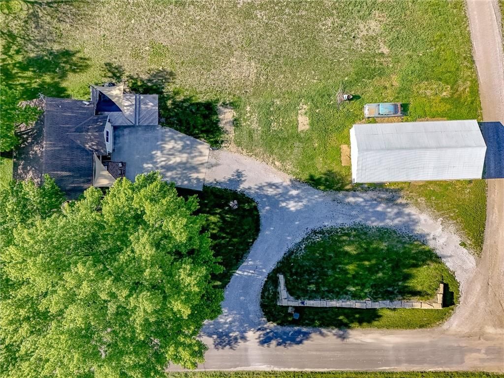 135 SE Mount Zion Road — photo 39