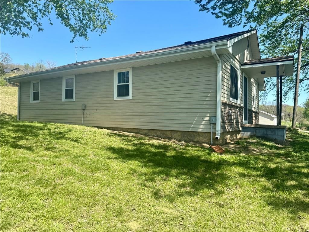 135 SE Mount Zion Road — photo 42
