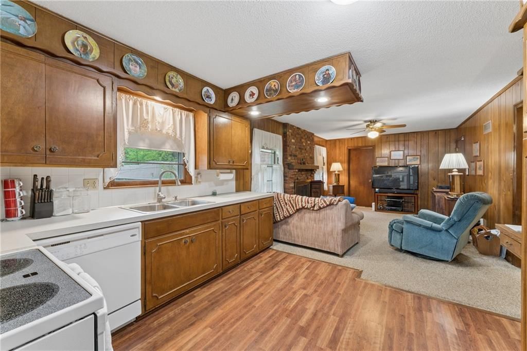 4728 Heintz Street — photo 13