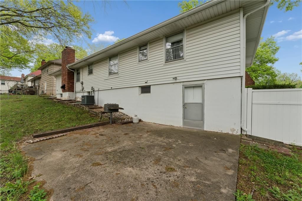 4728 Heintz Street — photo 49