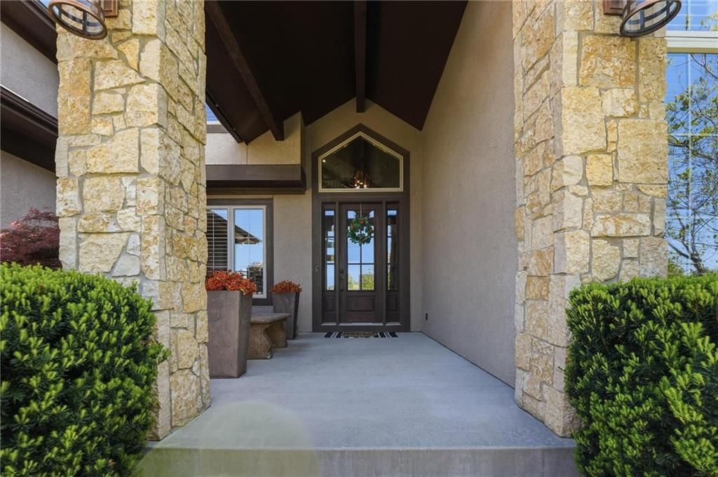 16421 Oakmont Street — photo 2