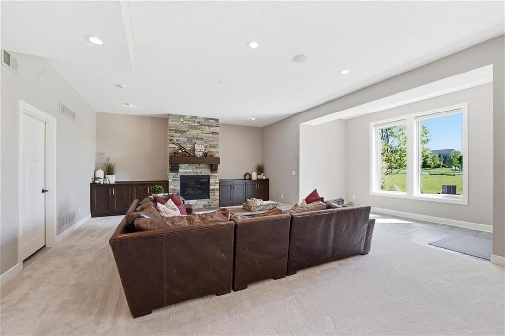 16421 Oakmont Street — photo 74