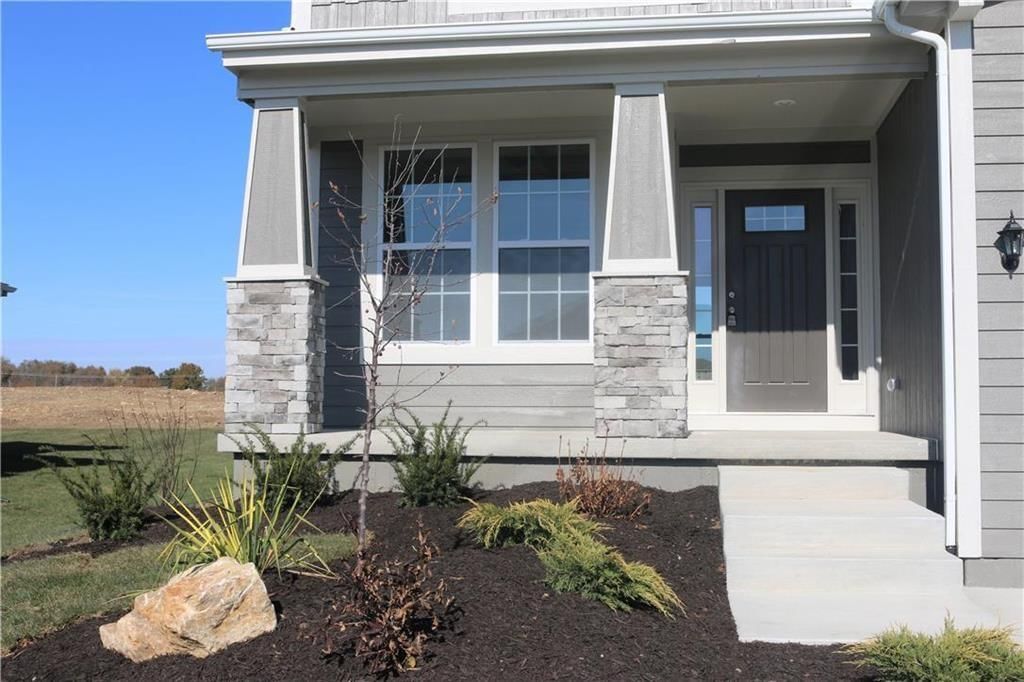 2259 W Elm Street — photo 2
