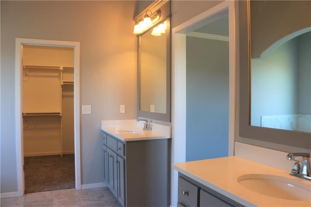 2259 W Elm Street — photo 13