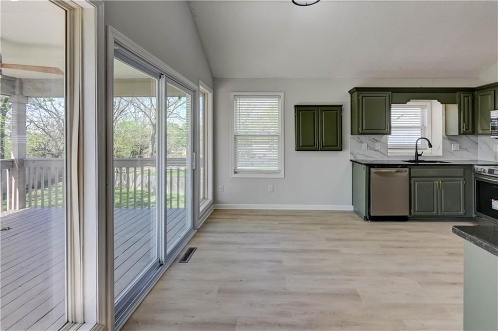 4300 NE Blue Jay Circle — photo 9