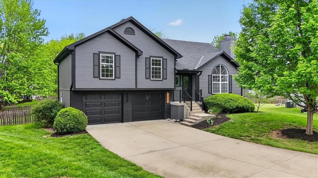 2142 SE 6TH Terrace, Lee's Summit, MO
