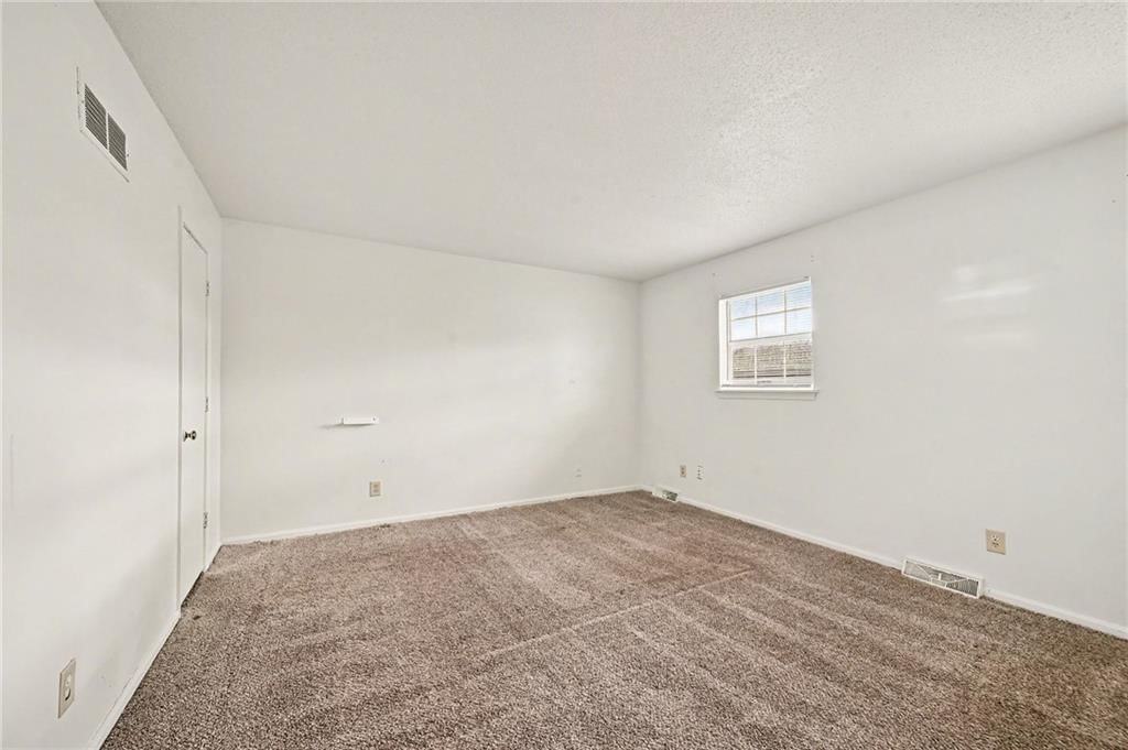 6041 E 127th Street — photo 2