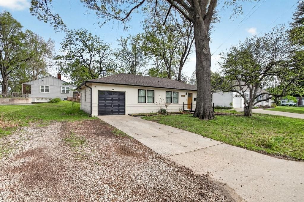 6620 W 56th Street — photo 2