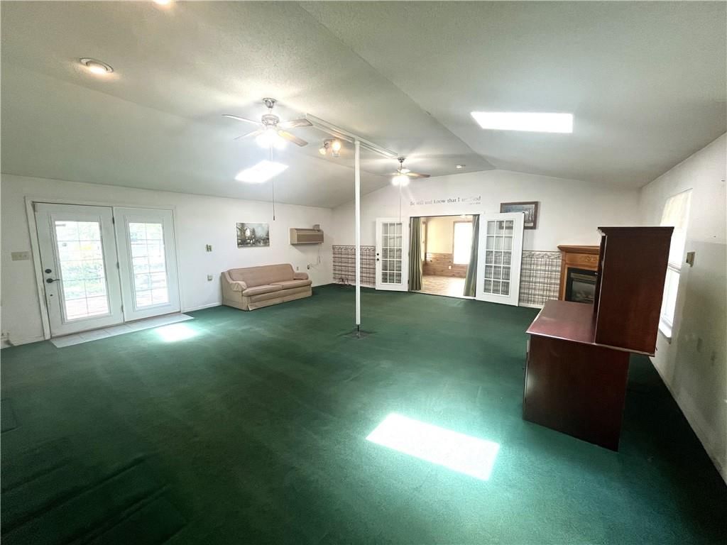 1703 S HARRISON Avenue — photo 6