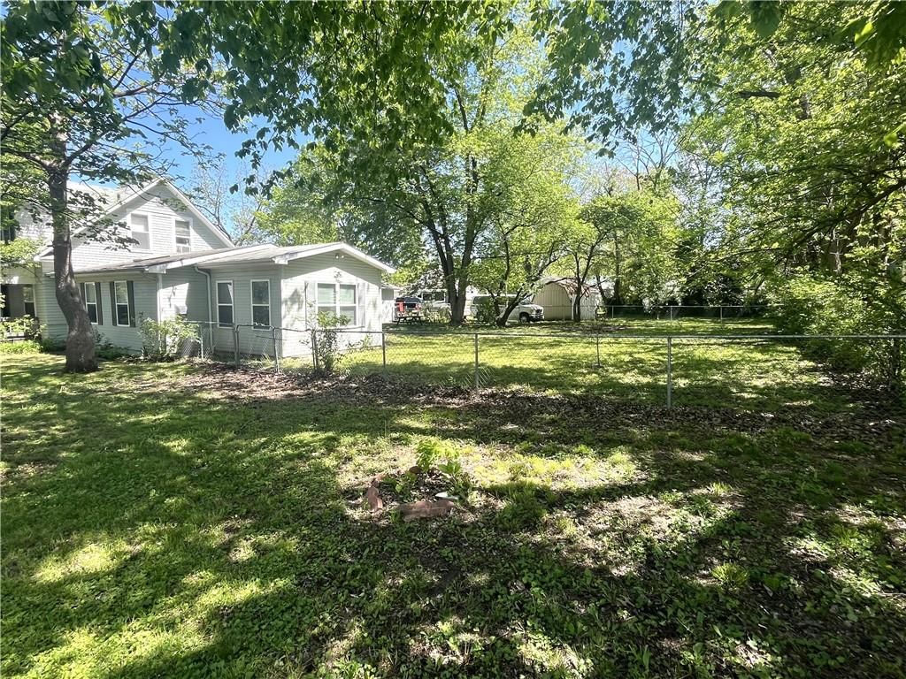 1703 S HARRISON Avenue — photo 28