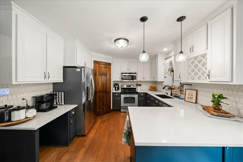 325 Creekwood Drive — photo 10