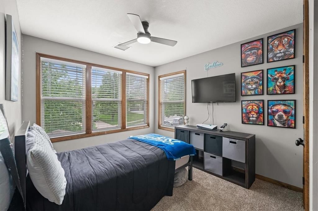 325 Creekwood Drive — photo 17