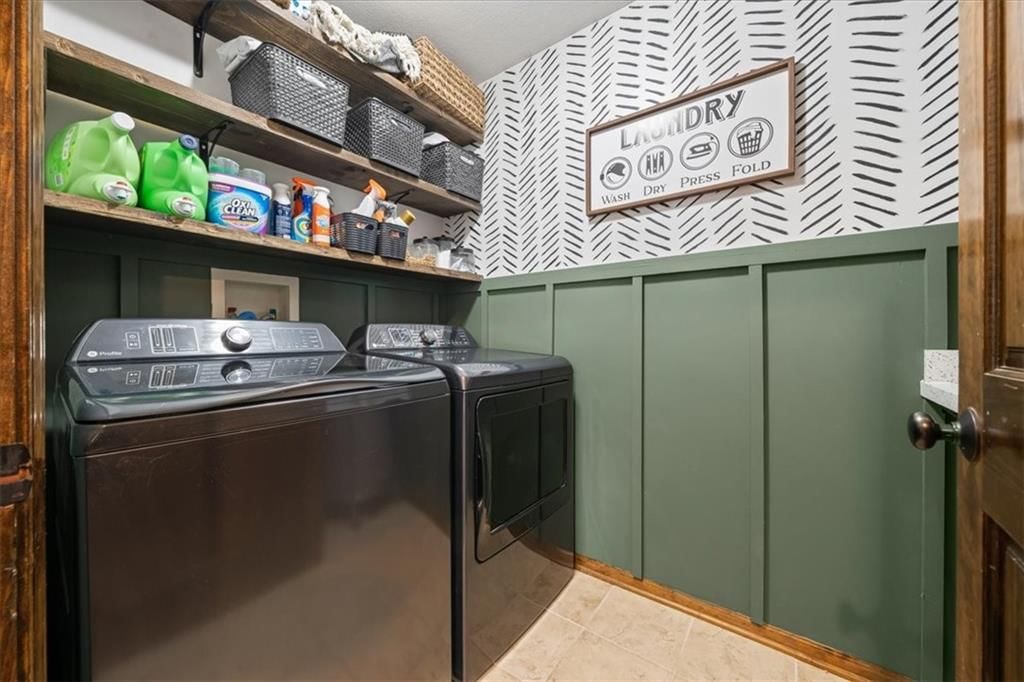 325 Creekwood Drive — photo 20