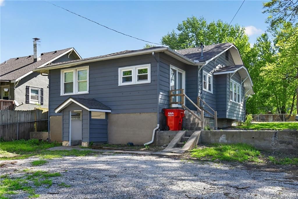112 N Ash Avenue — photo 7