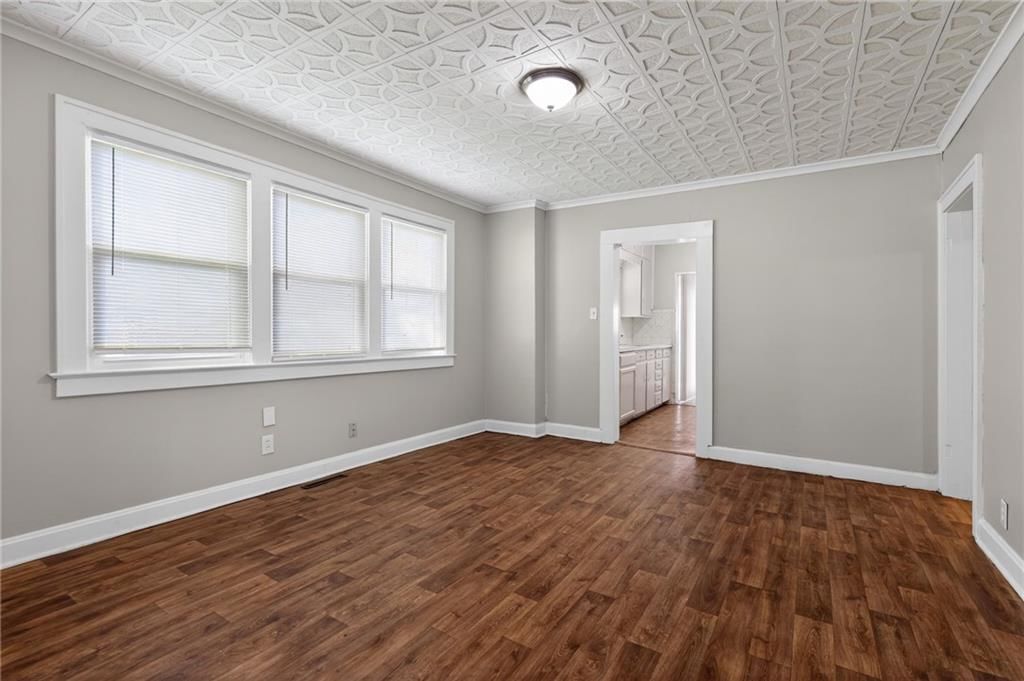 112 N Ash Avenue — photo 26