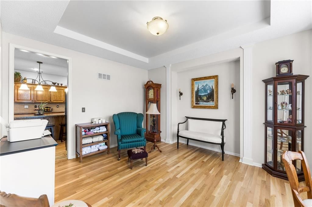 645 E Mockingbird Street — photo 4