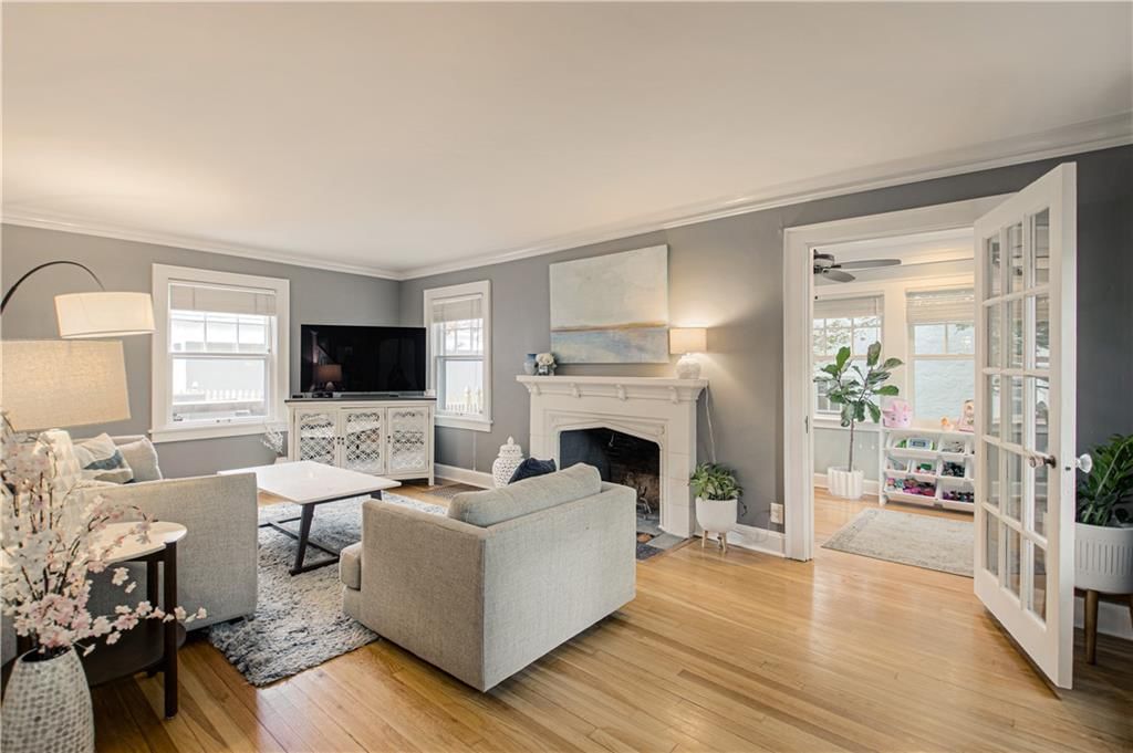 308 E 68TH Terrace — photo 5