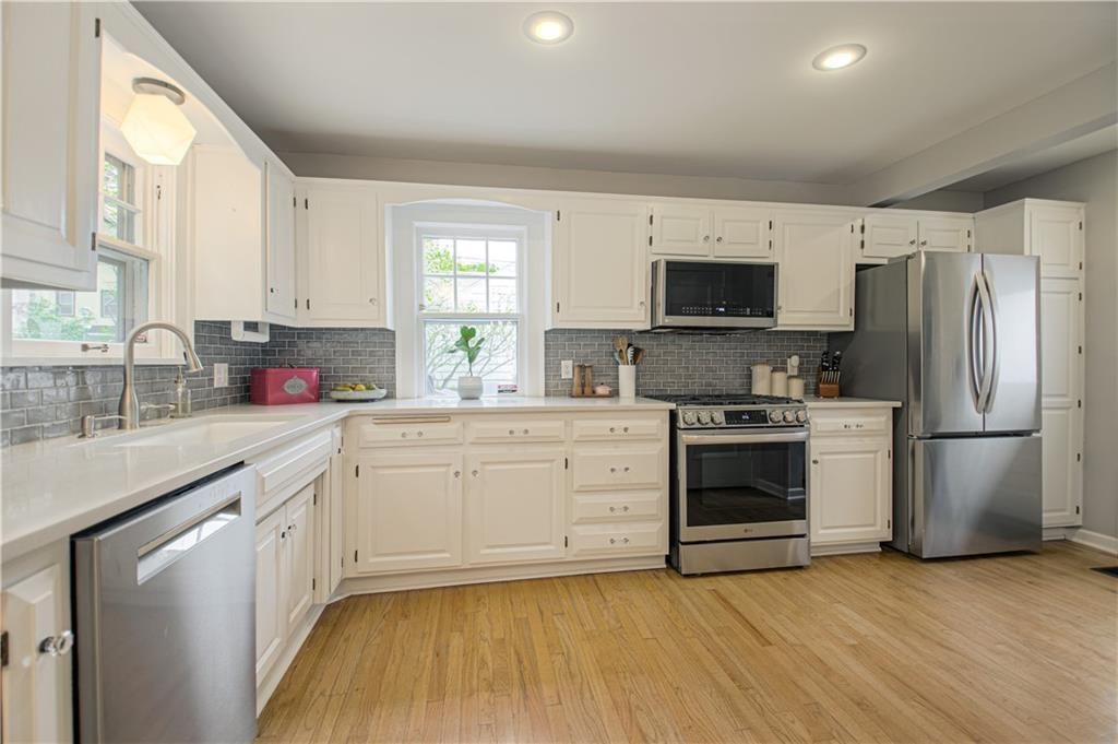 308 E 68TH Terrace — photo 13