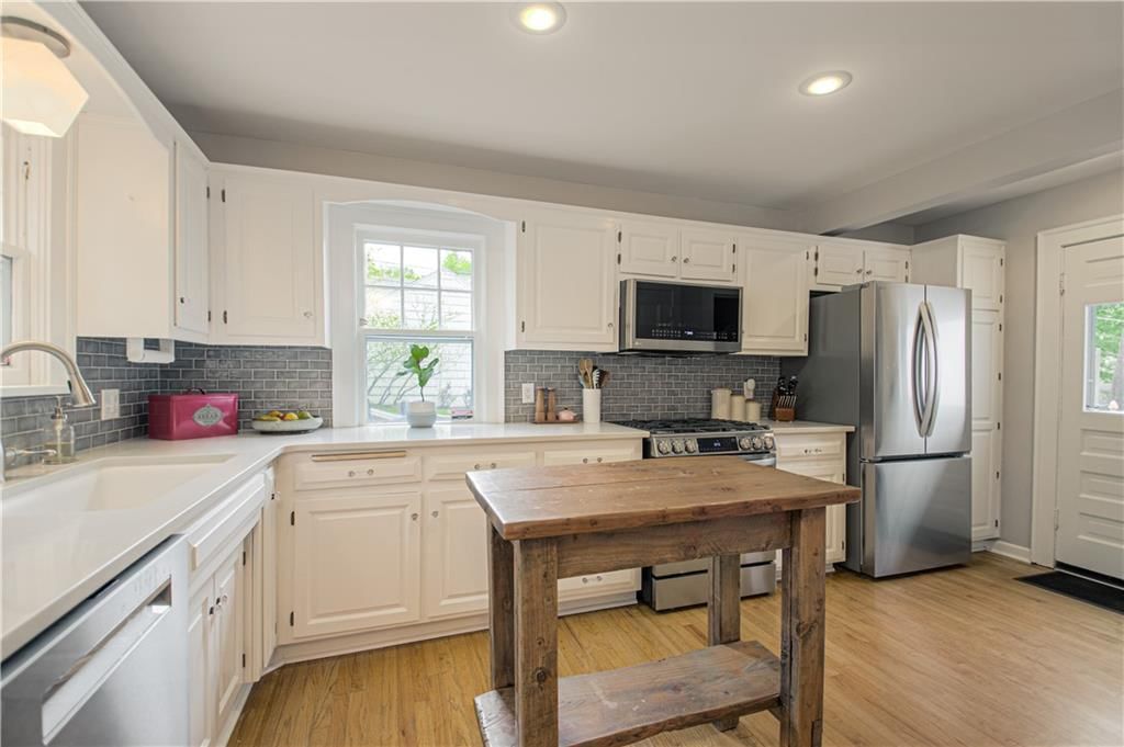308 E 68TH Terrace — photo 14