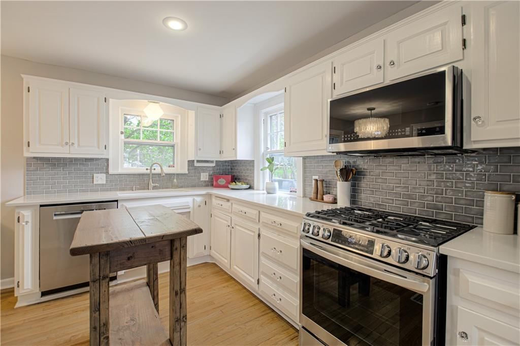 308 E 68TH Terrace — photo 15