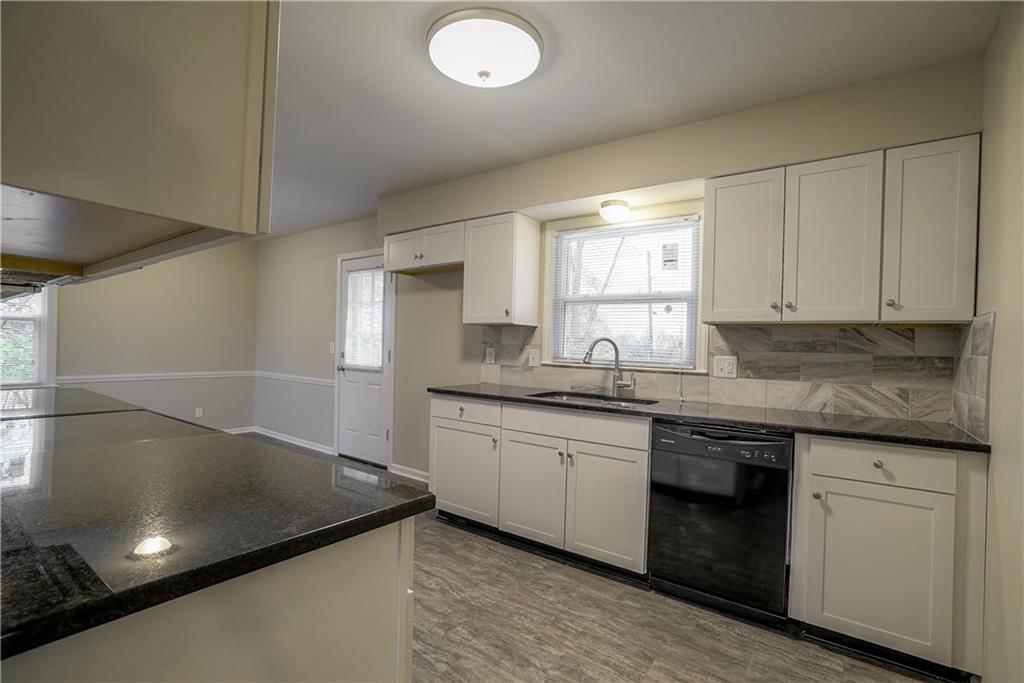 10200 Blue Ridge Boulevard — photo 7