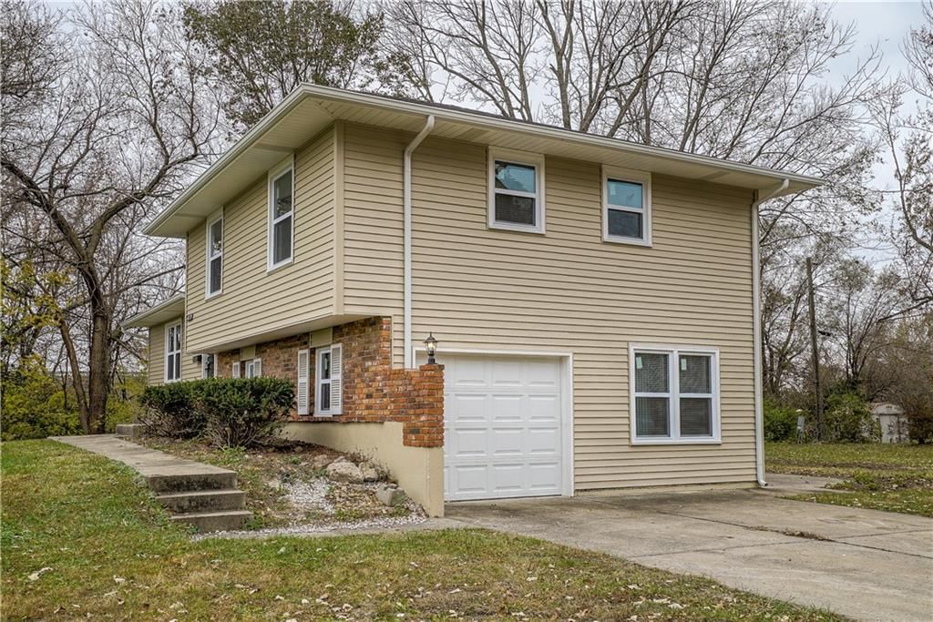 10200 Blue Ridge Boulevard — photo 32