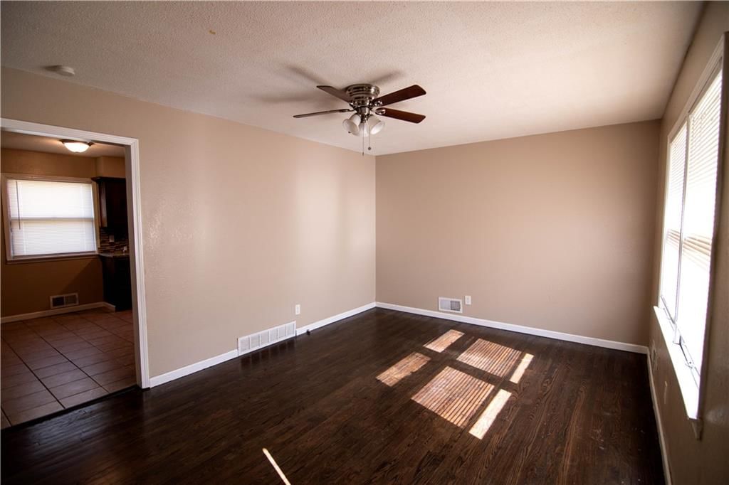 13112 Winchester Avenue — photo 2