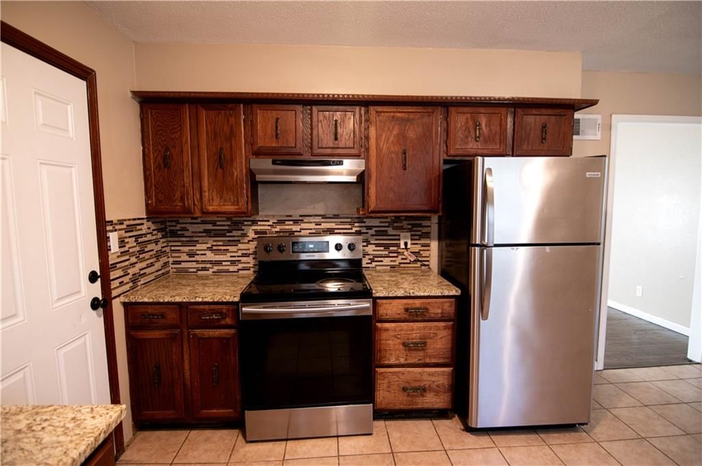 13112 Winchester Avenue — photo 6