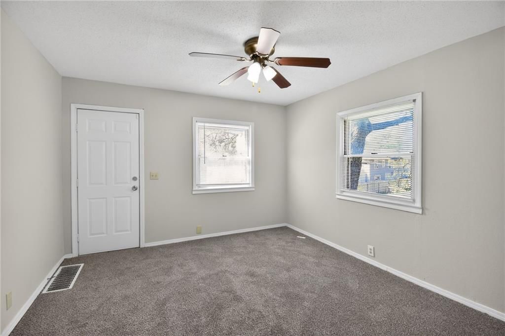 1422 S Maywood Avenue — photo 9