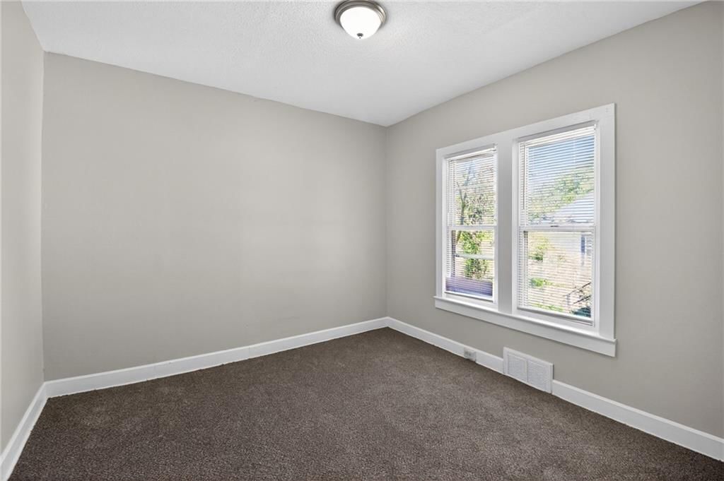 1422 S Maywood Avenue — photo 10