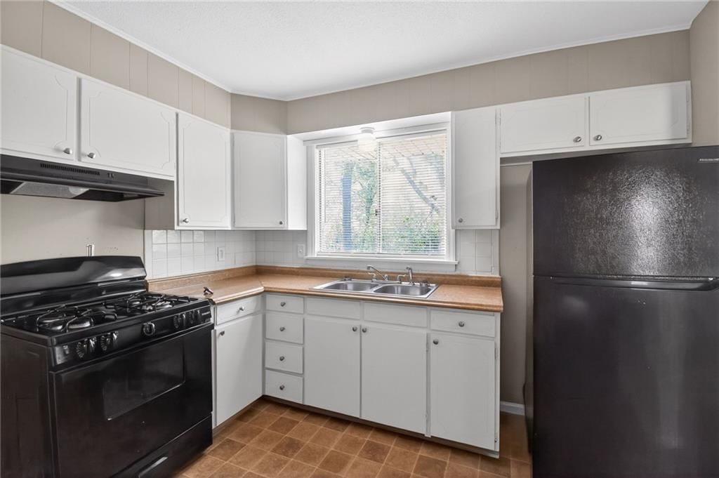 11612 Sycamore Drive — photo 10