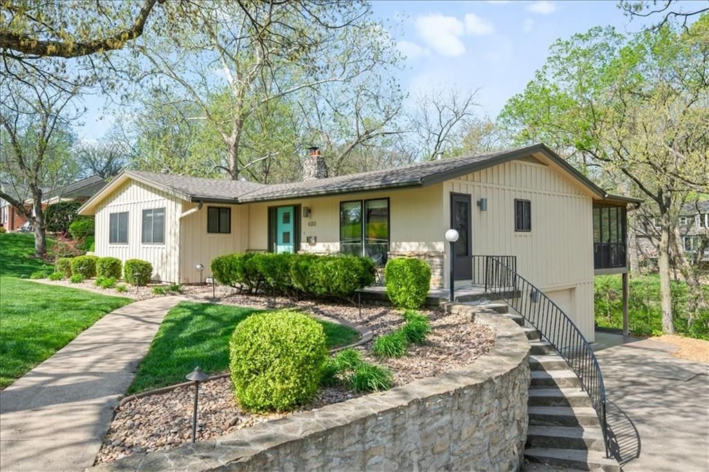 6313 Robin Hood Drive, Merriam, KS