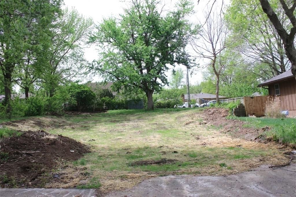 16701 E 29th Street S, Independence, MO
