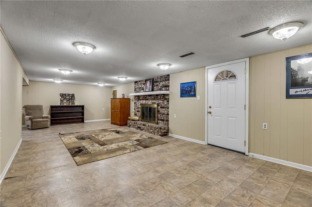 401 Smiley Road — photo 34