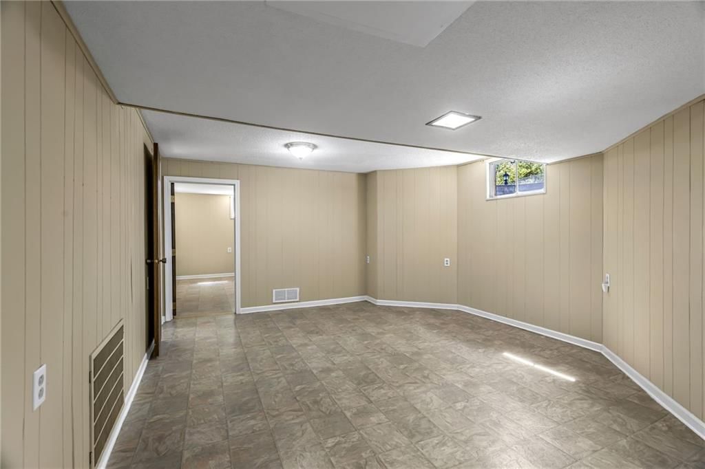 401 Smiley Road — photo 38