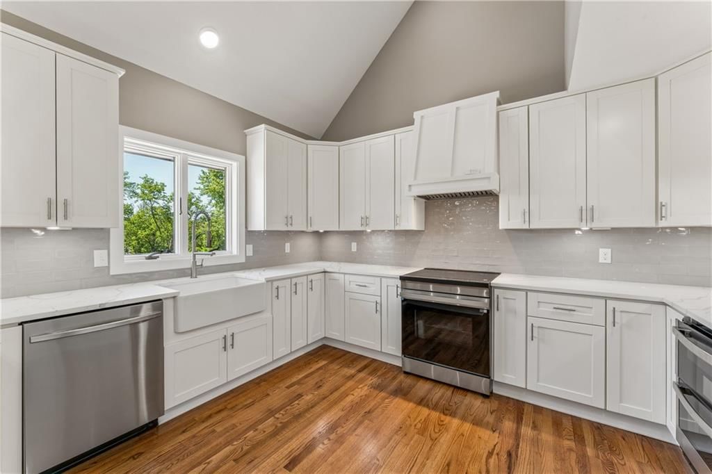 20195 College Boulevard — photo 8