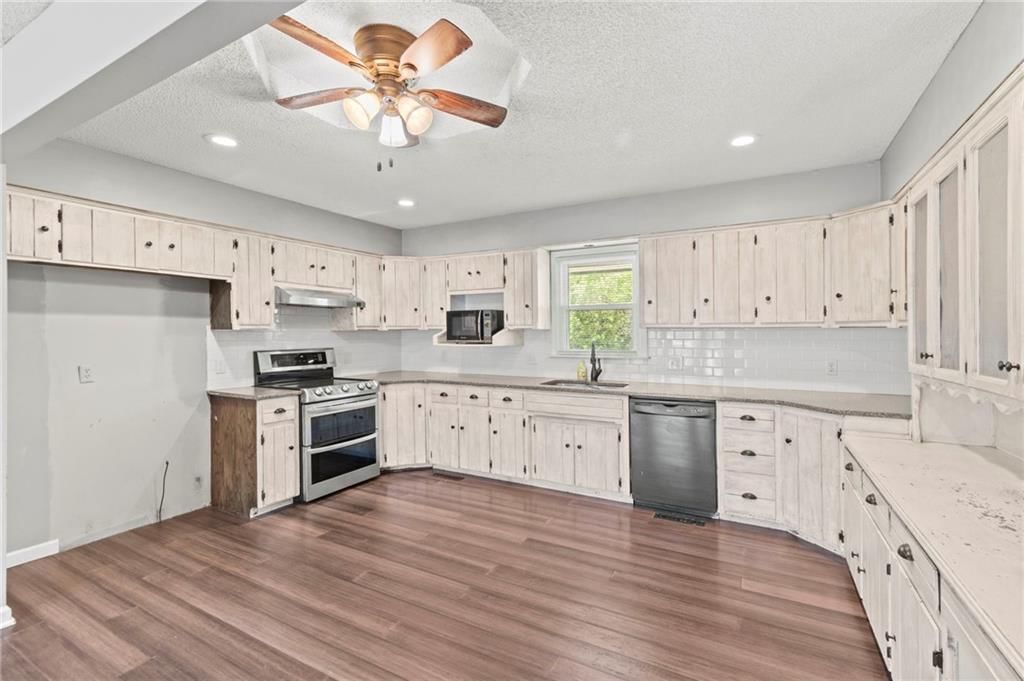 5977 SE 208th Street — photo 10