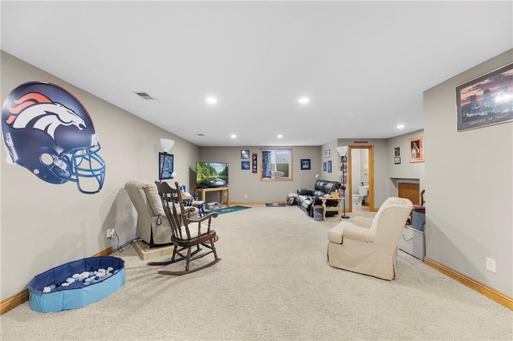 1414 N 151 Terrace — photo 39
