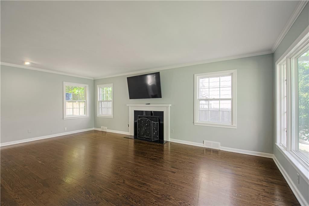 1215 W 69th Street — photo 4