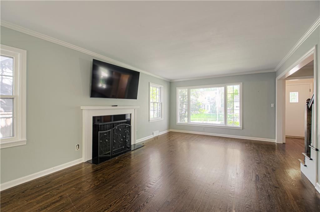 1215 W 69th Street — photo 6