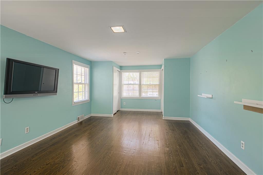1215 W 69th Street — photo 21